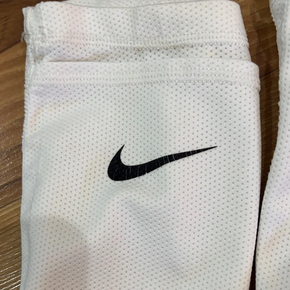 Nike Guard Lock Soccer Shin Guard Sleeves